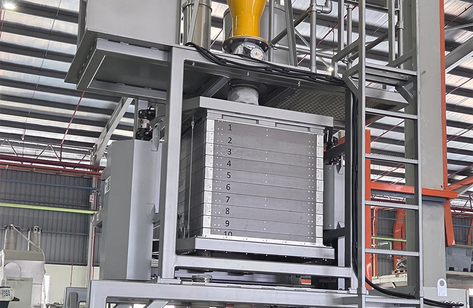 Newly commissioned MAAG REDUCTION REX duo plus PE pulveriser at Polymer Link’s production facility.